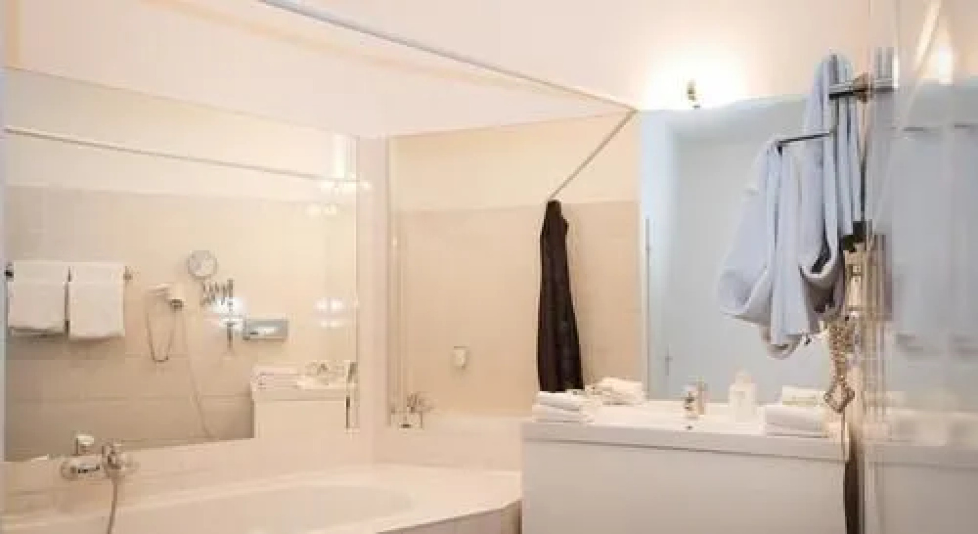 Tea Vienna City Hotel 