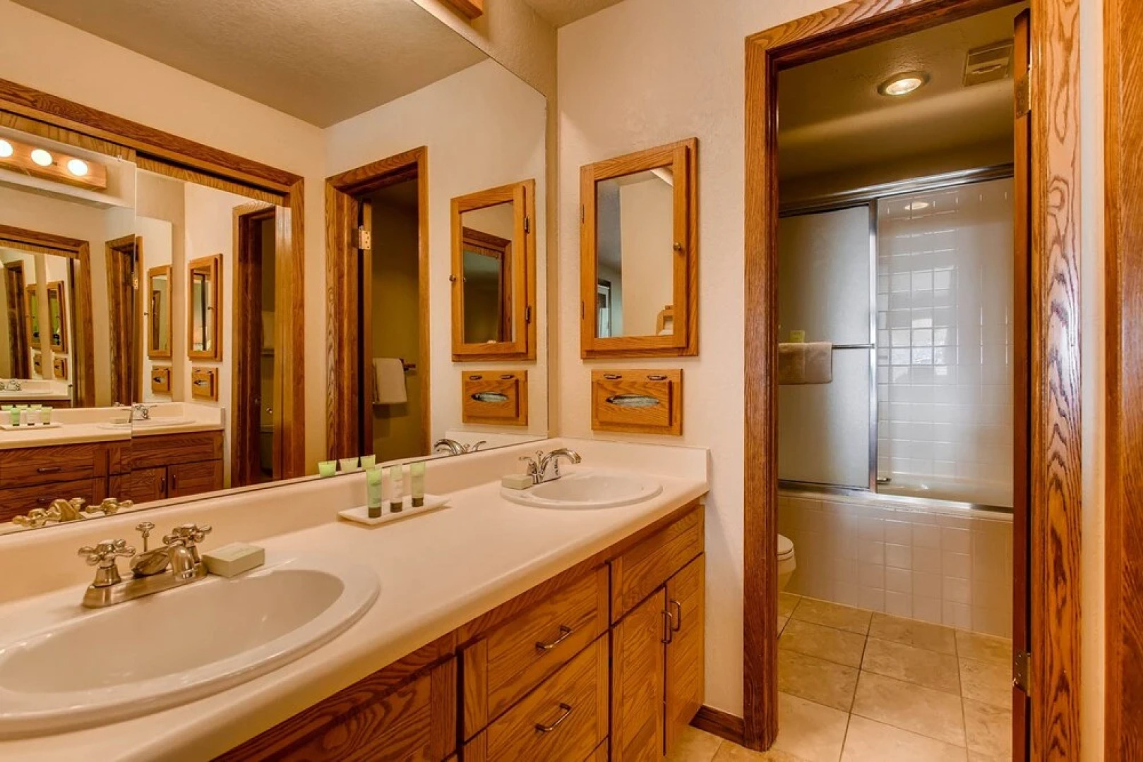 Updated 2 Br With View Of Lifts 2 Bedroom Condo - No Cleaning Fee! by RedAwning