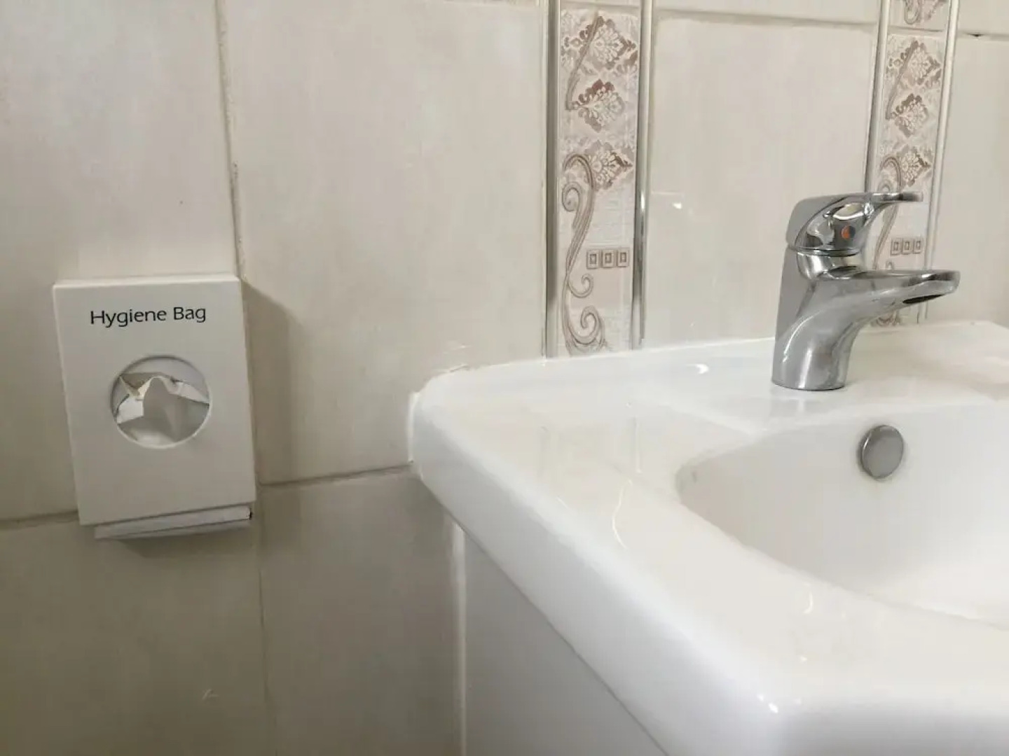 The Curve Guest House