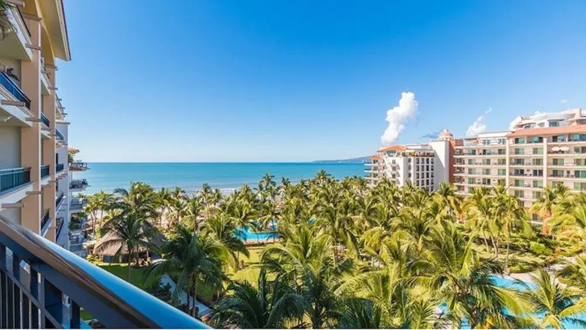 Unlimited Luxury Villas - Playa Royale Condo