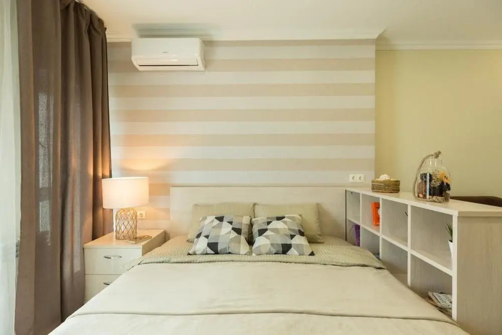 Азбука на улице Октябрьской Революции 23A