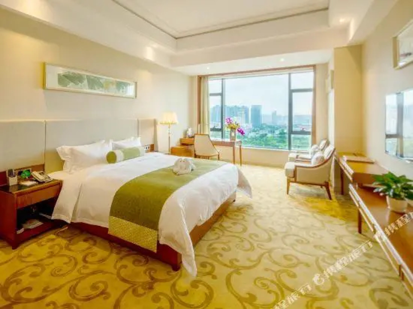 Hua He International Hotel