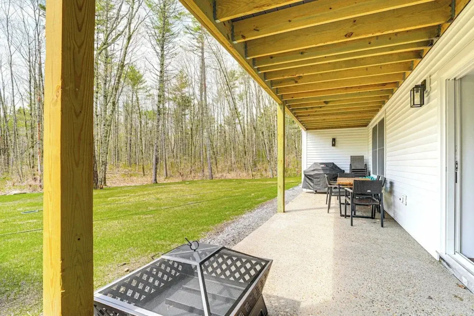 Walk to Sebago Town Beach: Luxe Townhome w/ Grill