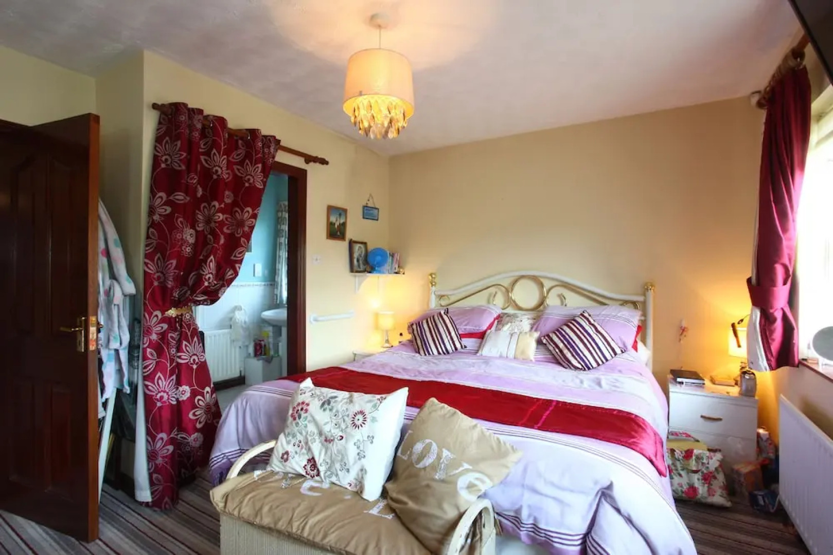 Captivating 8-bed House in Antrim