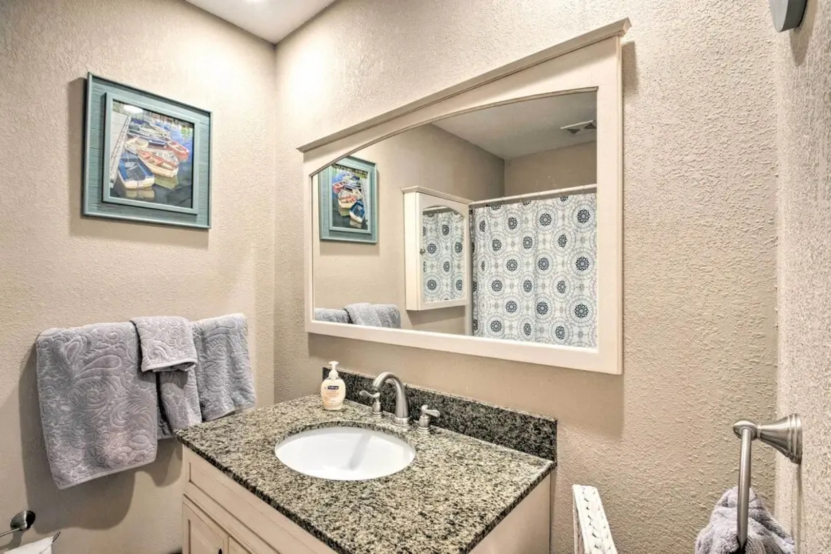 Quiet Retreat w/ Fire Pit ~ 4 Miles to Pensacola!