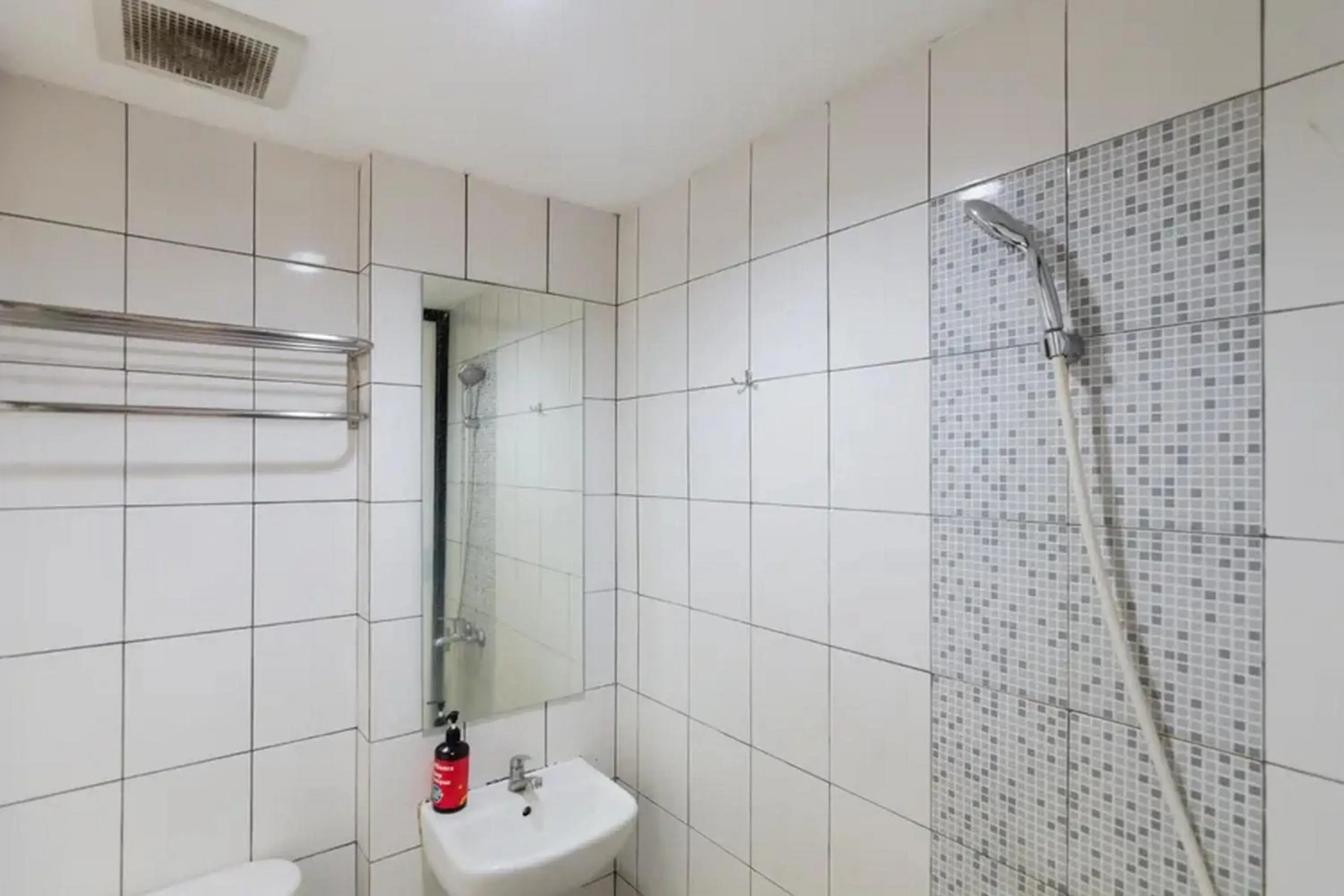 RedDoorz Plus near ICE BSD 2