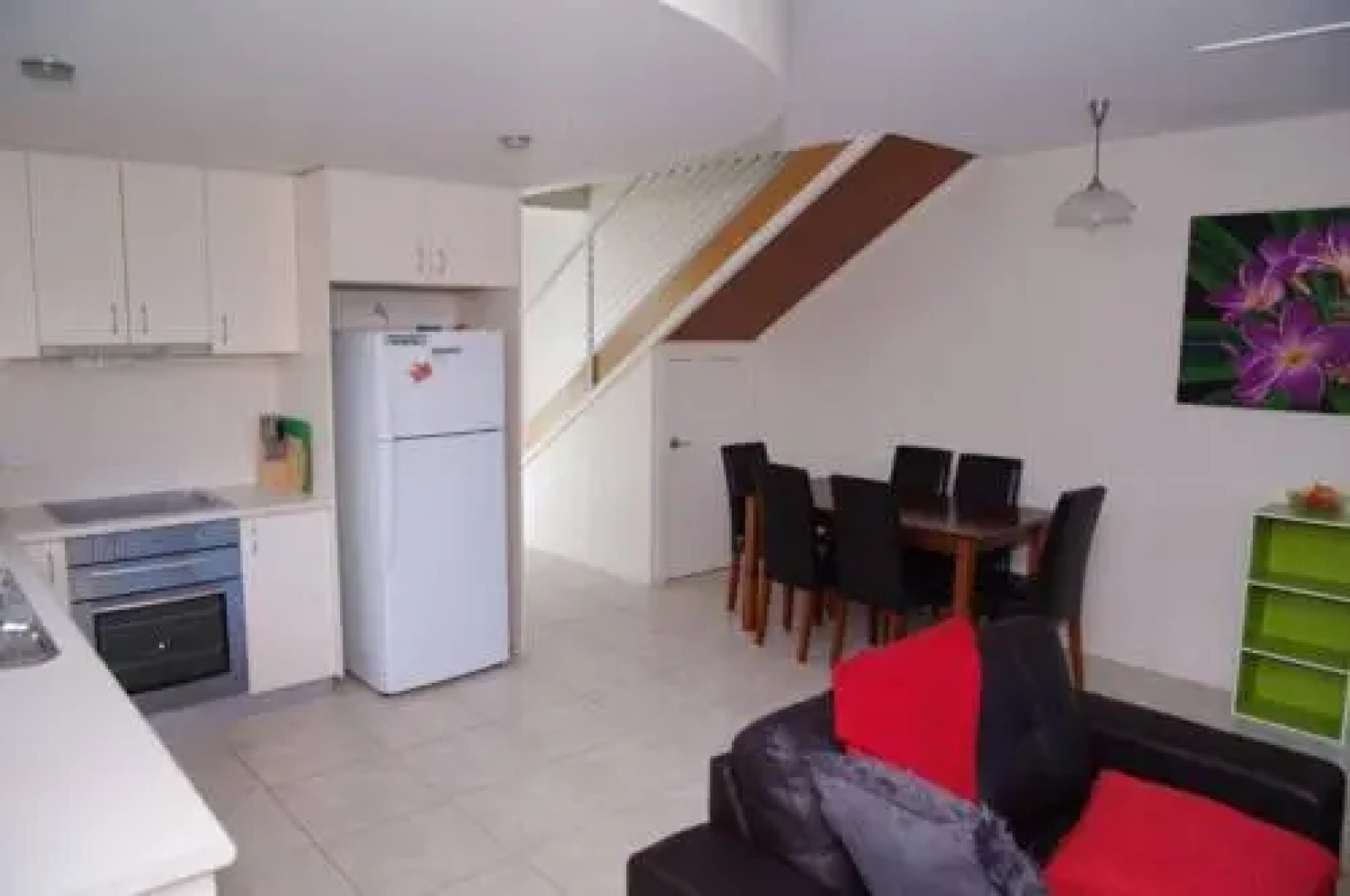 Adrift, 5B Scott Street