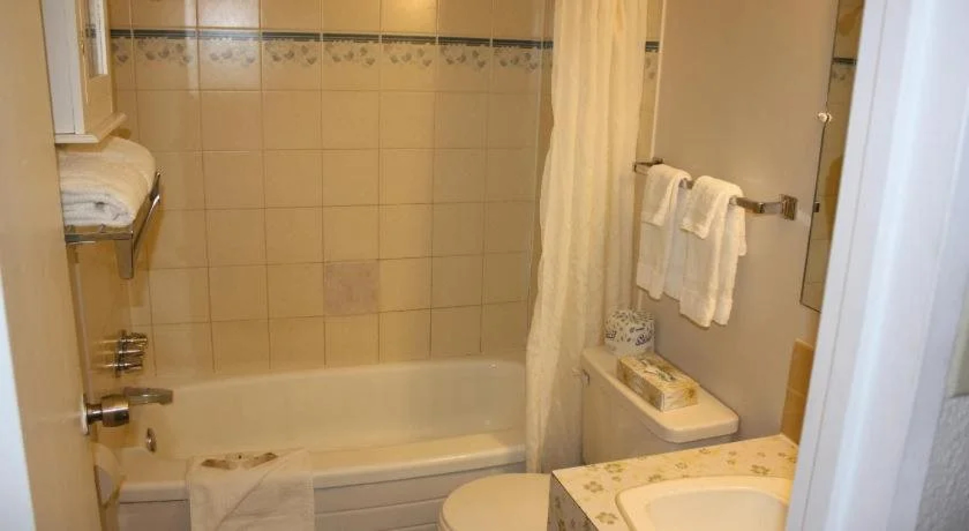 Northwoods Inn & Suites