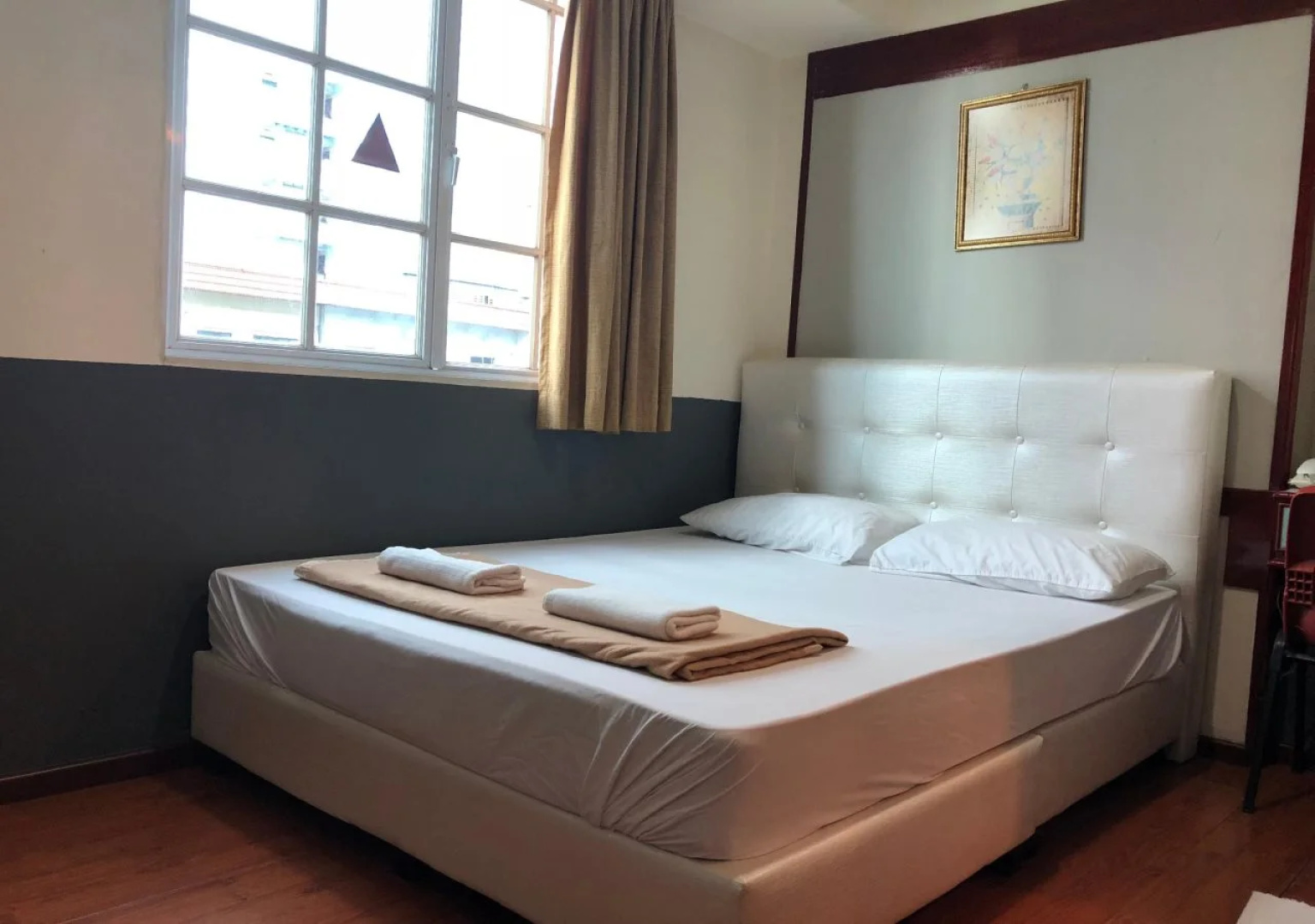 New Happy Hotel
