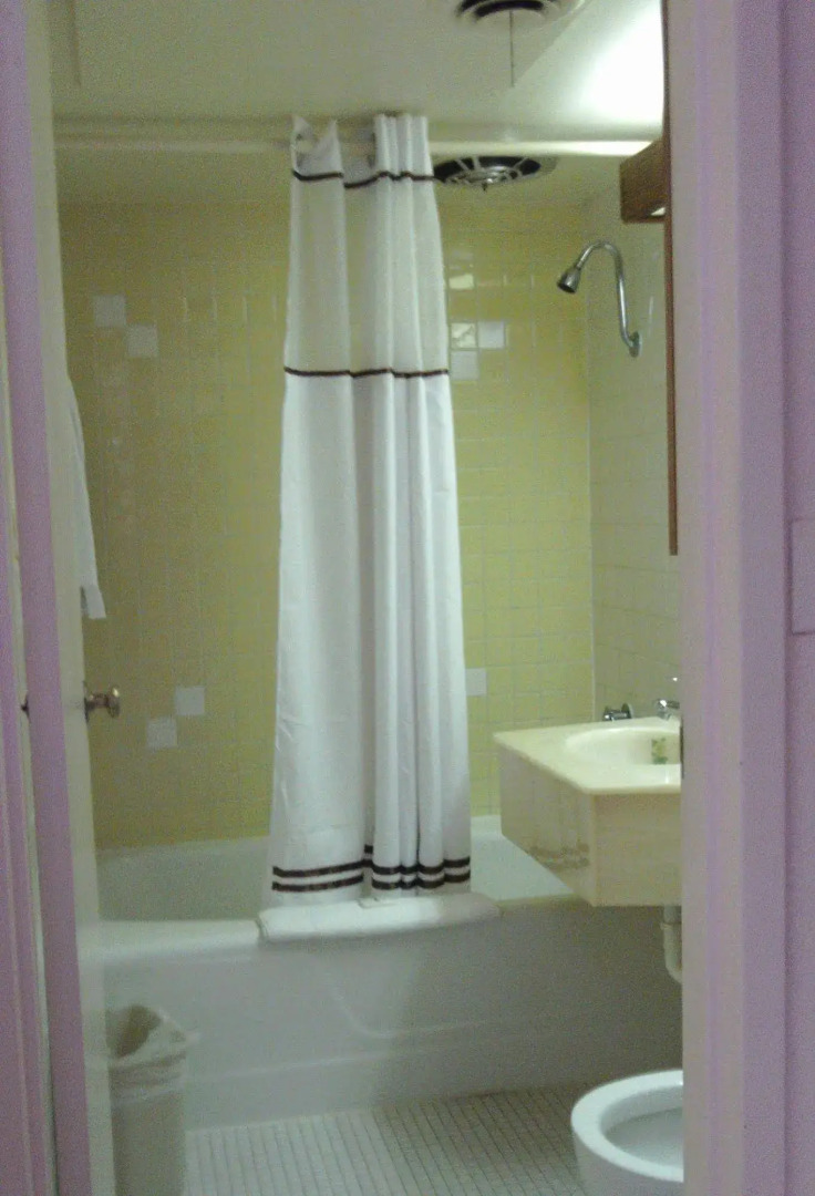 5th Avenue Inn & Suites