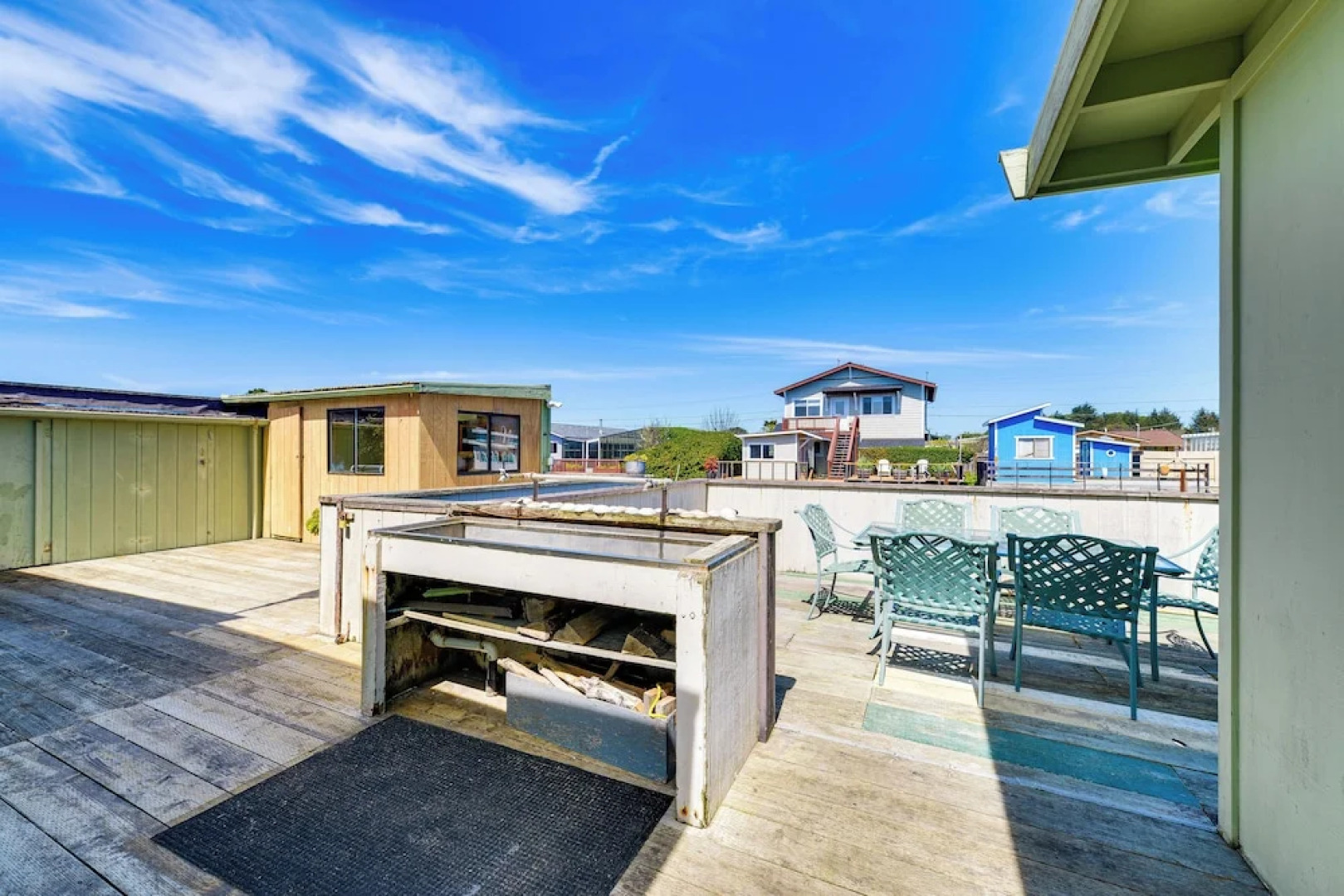 Peaceful Eureka Beach Cottage w/ 30-foot Dock