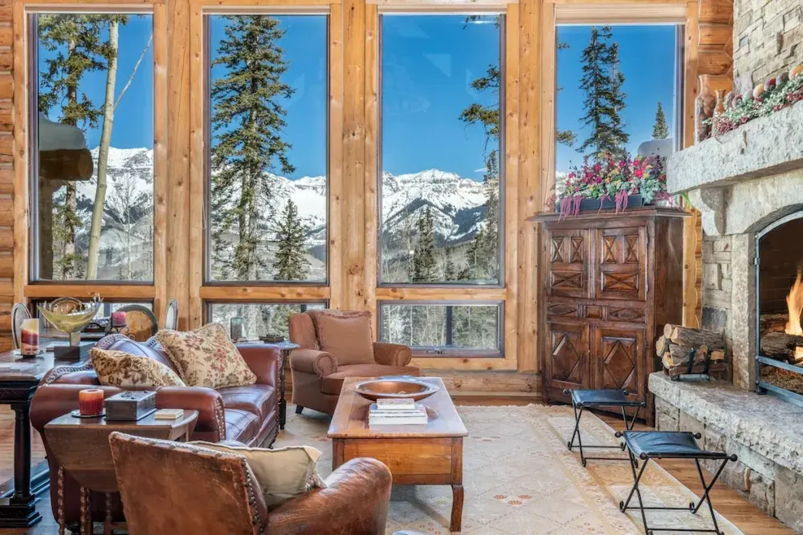 Hilltop Hideaway - Expansive Views From This Private Estate, Hot Tub, Pool Table