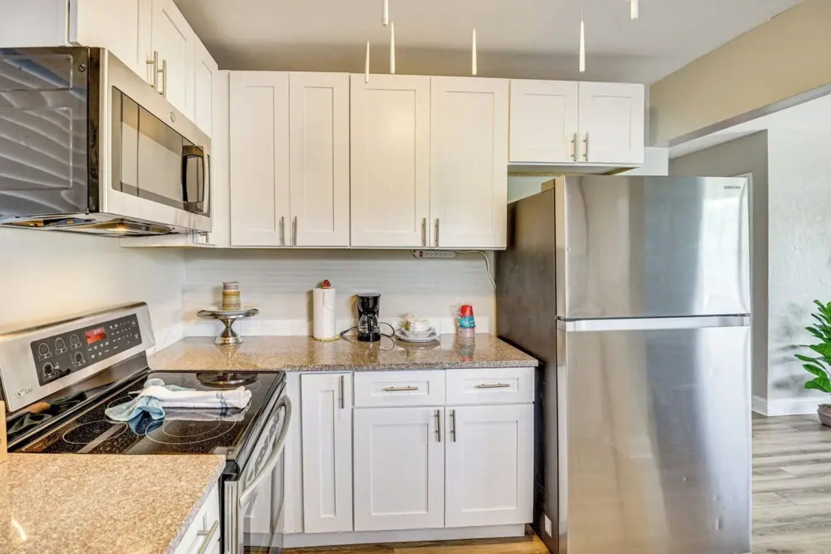 4 Mi to Daytona Boardwalk & Beaches: Cute Cottage