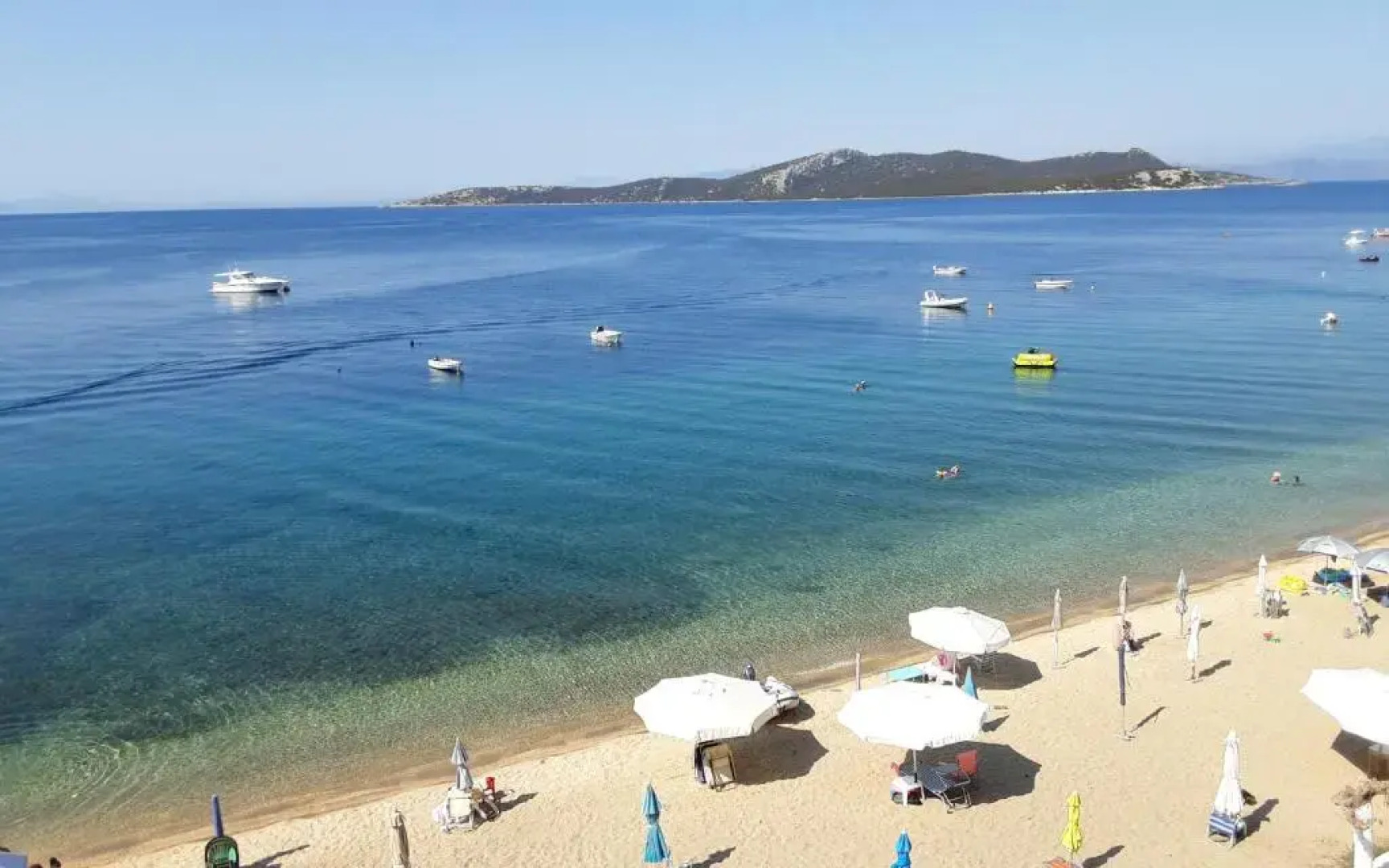 Nea Styra seafront apartment with stunning view