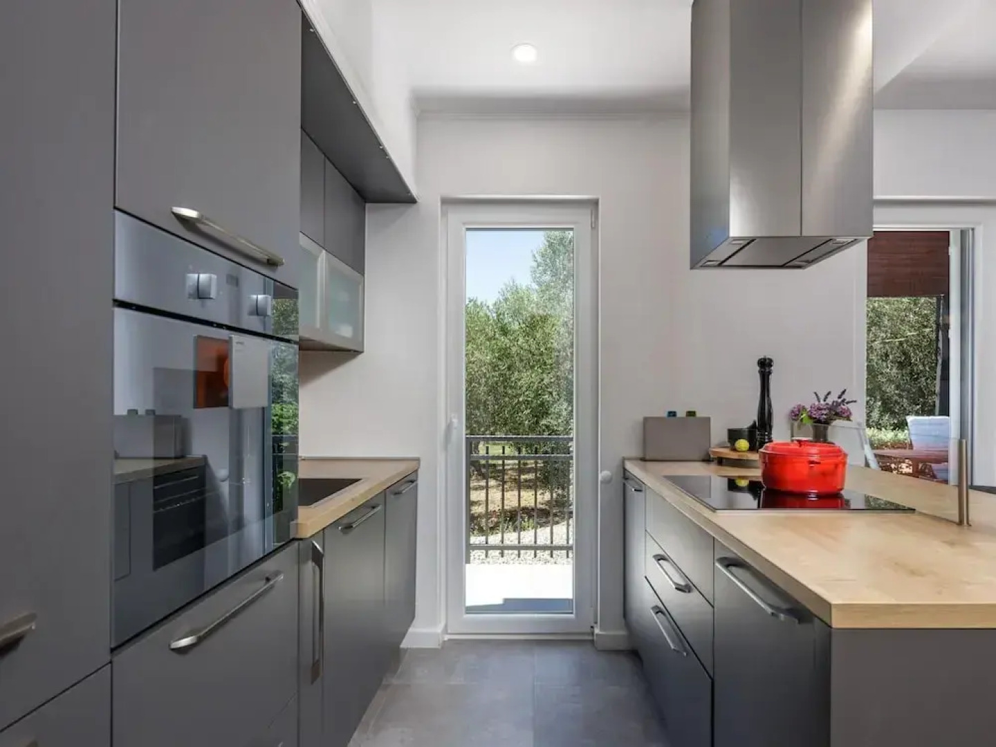 Modern Countryside Villa Near the Sea, Private Swimming Pool, Lovely Guesthouse