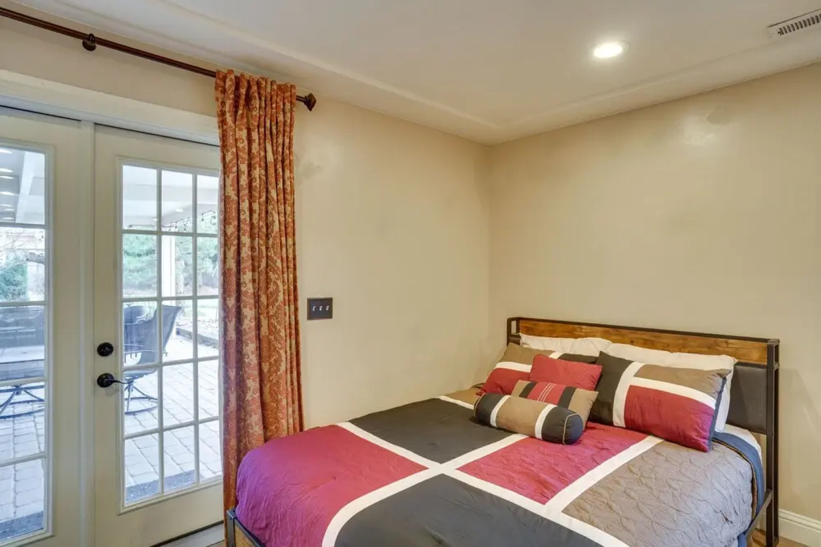 Convenient Cedar City Studio < Half-mi to Downtown