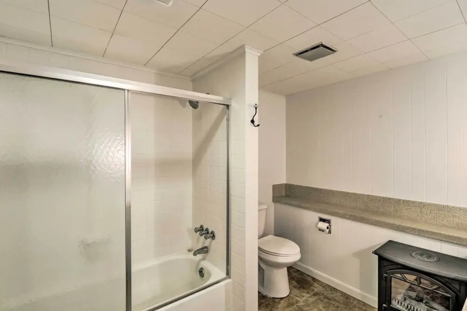 'fish House' w/ Deck, Fire Pit & River Views