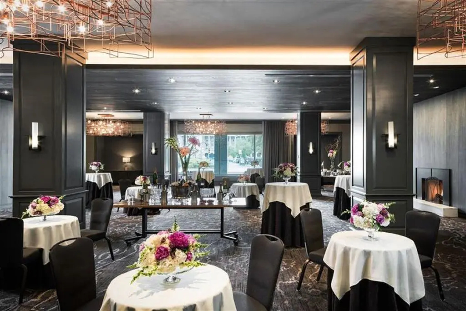 The Logan Philadelphia, Curio Collection by Hilton