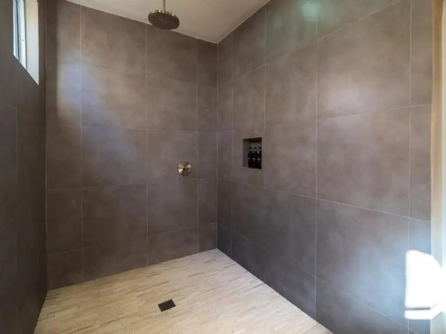 Newly Renovated 8 Bedroom Ocean Front Villa with Pool