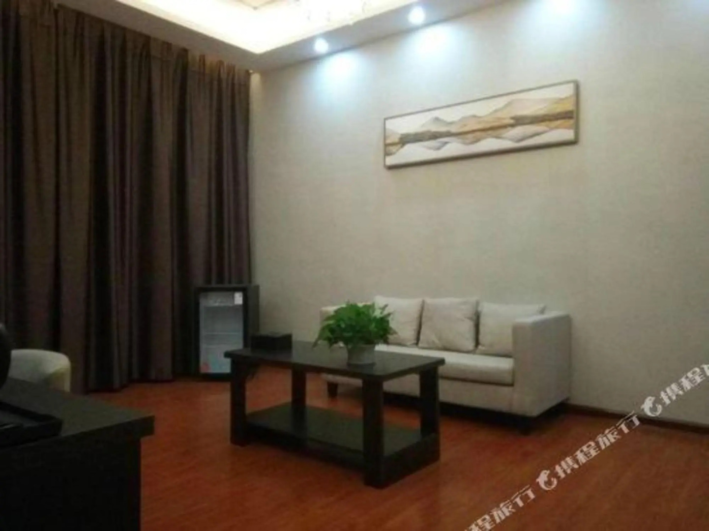 Yufeng International Hotel