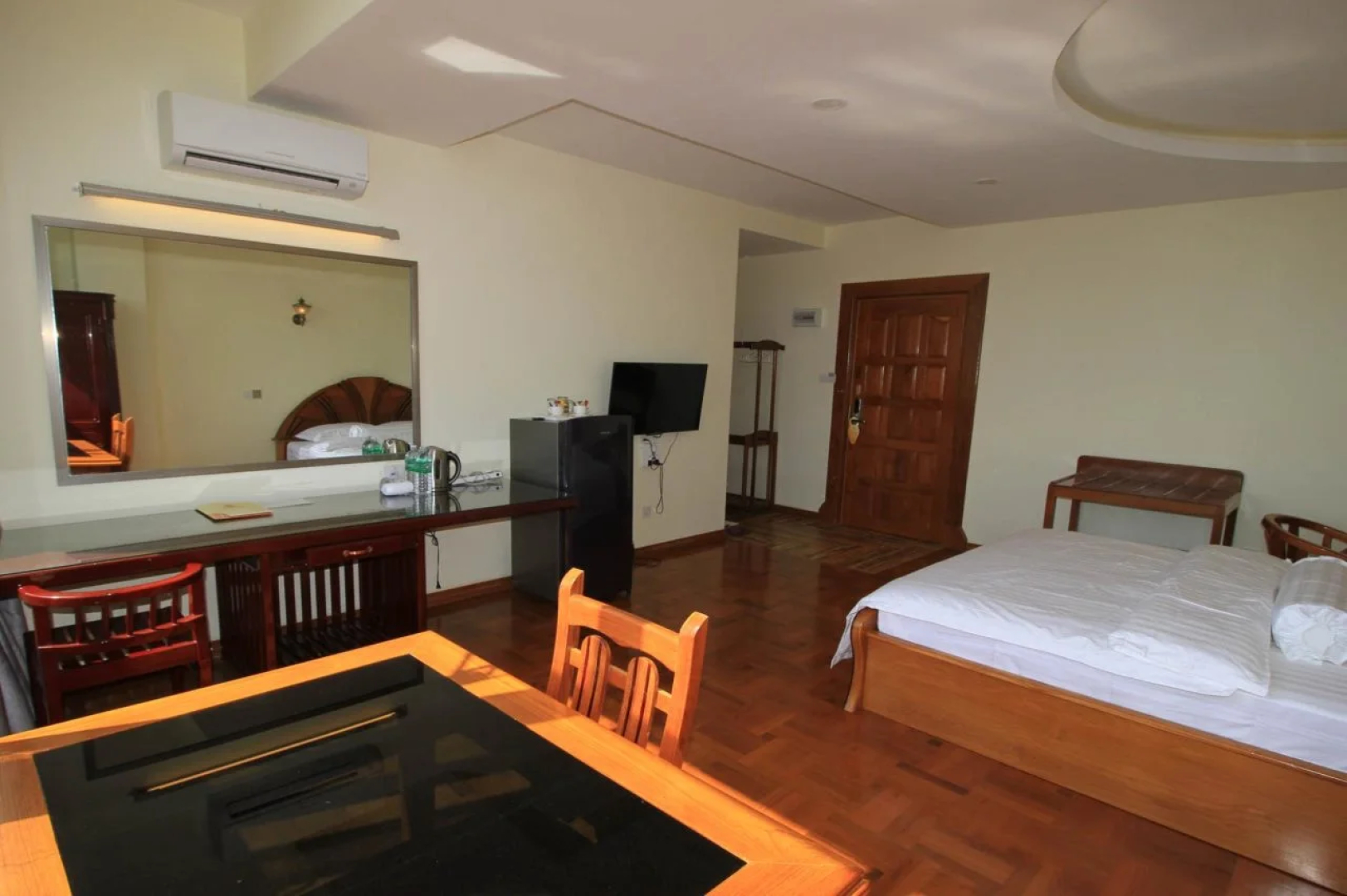 Hotel Varanathi