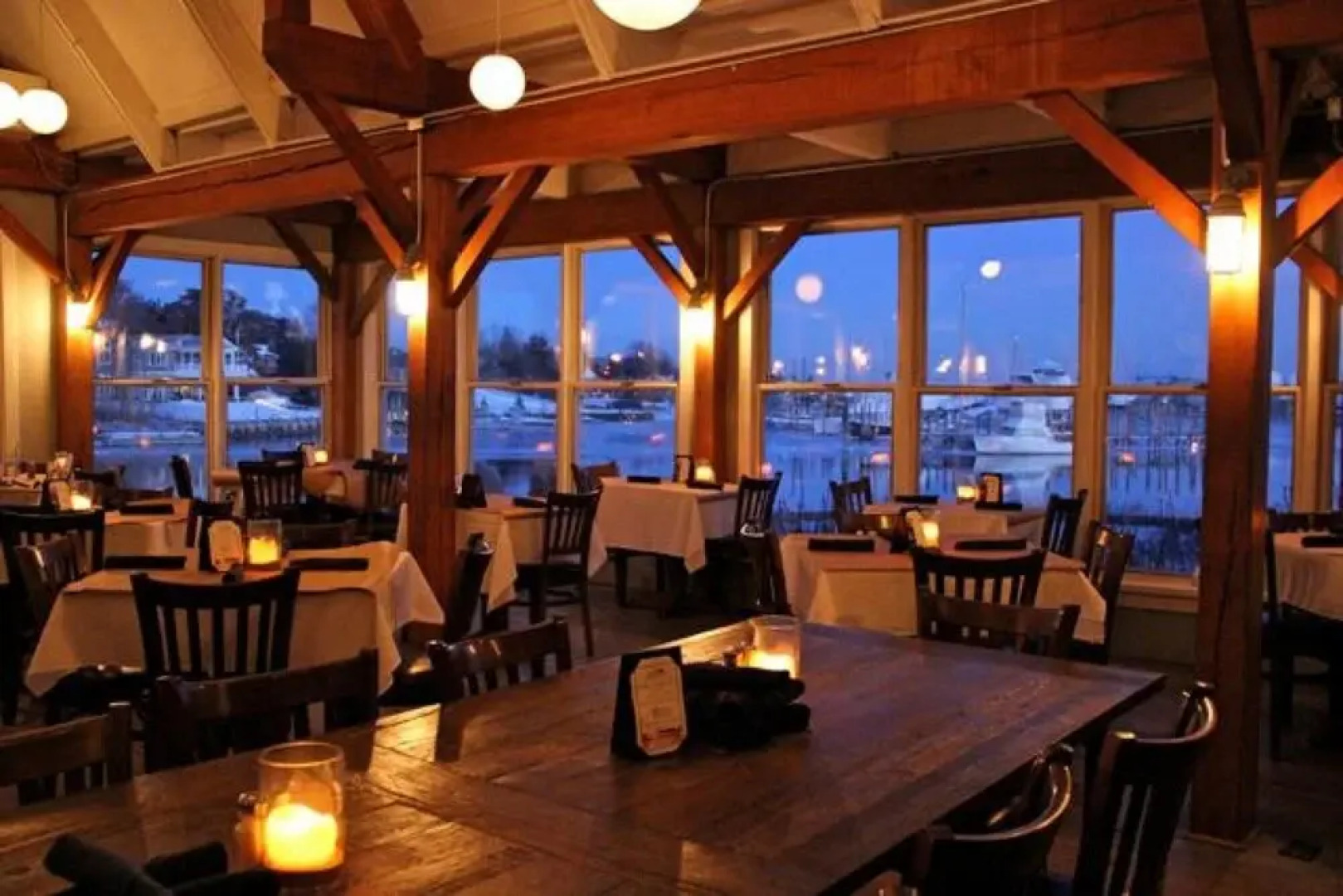 Poppy s Hampton House Large Yard Near Town Beach Restaurant Newl