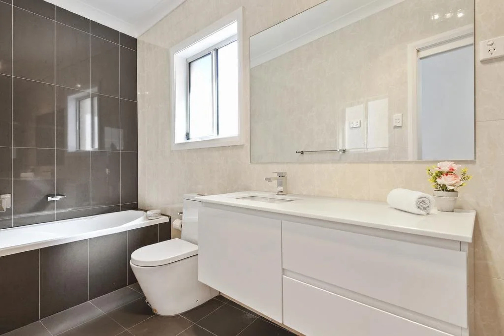 Serviced Houses - Villa Hodgkinson