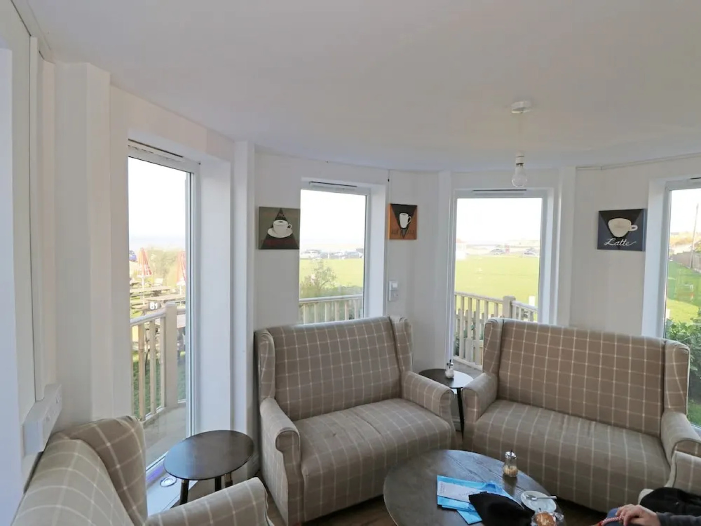 The Waves Bar Cafe B and B Hotel