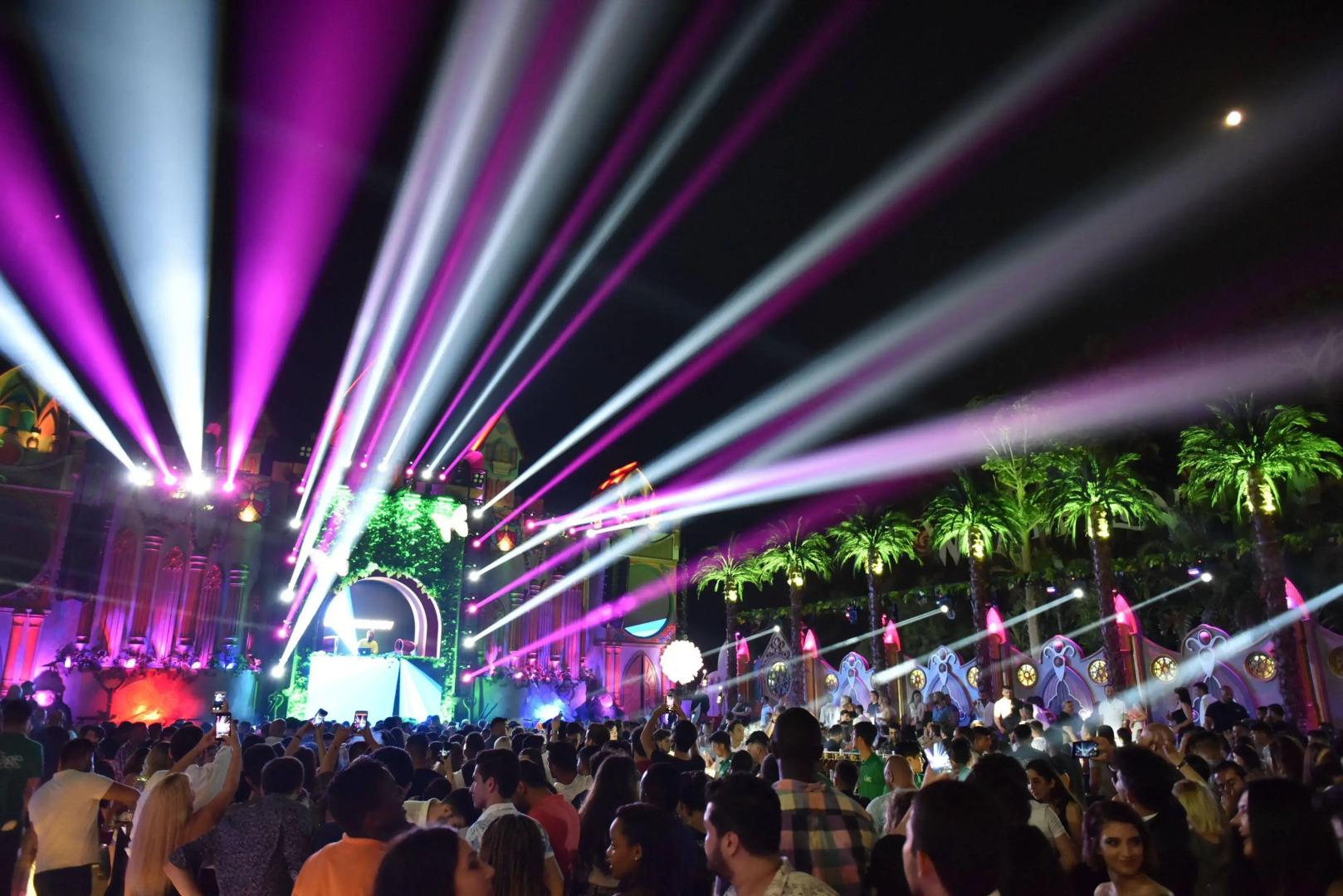 Cratos Premium Hotel & Casino