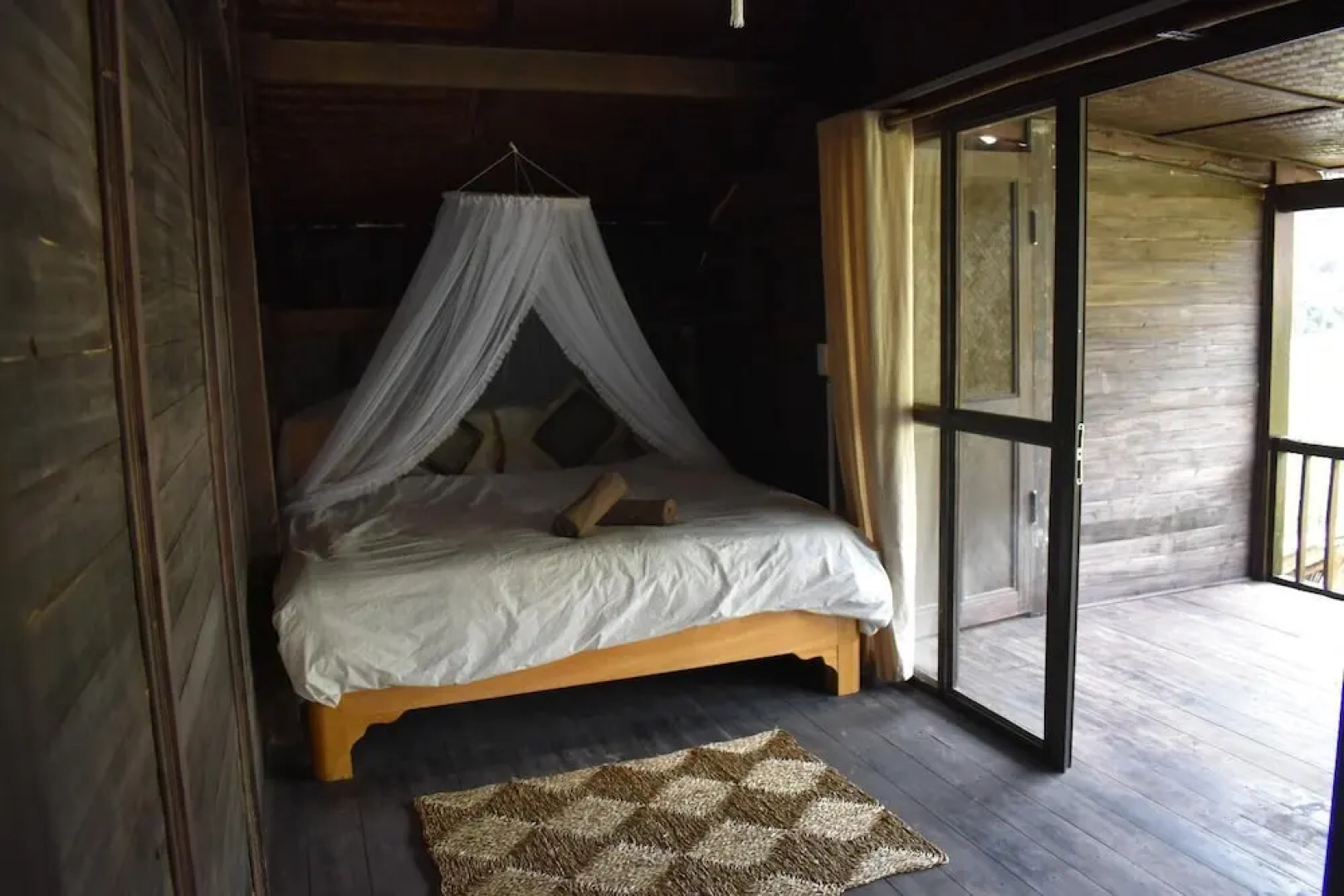 Luckydaisy Buffalo House