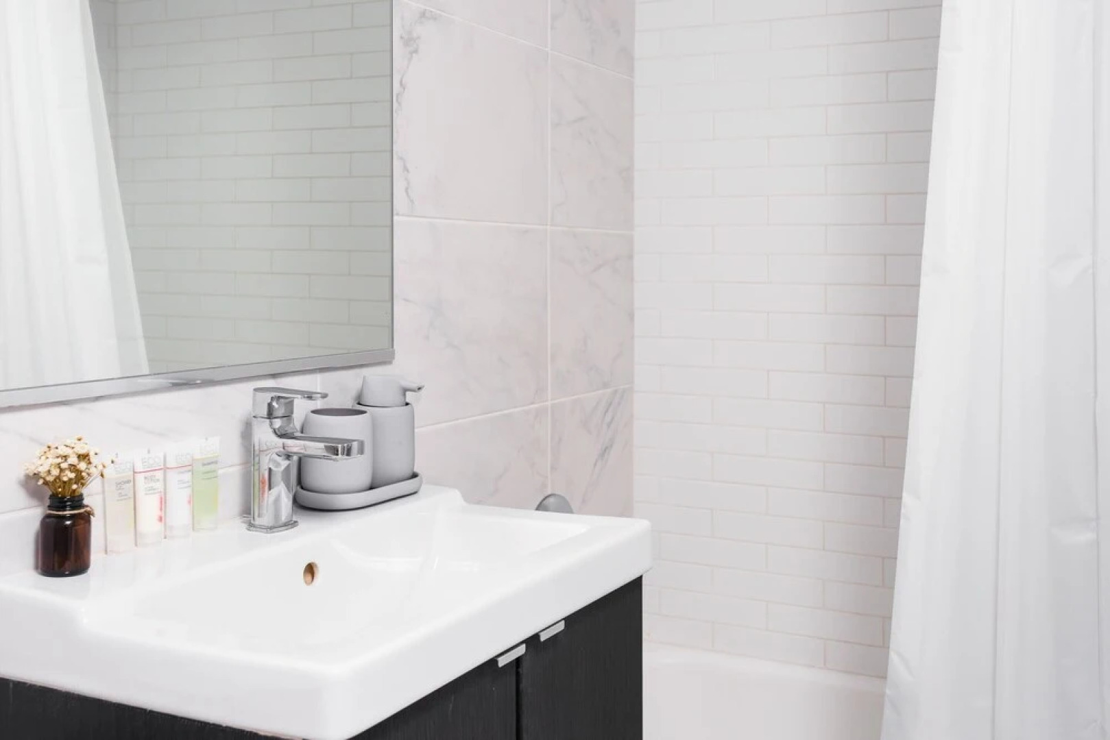 MONTCLAIR - Modern CWE Apts near BJC by Zencity