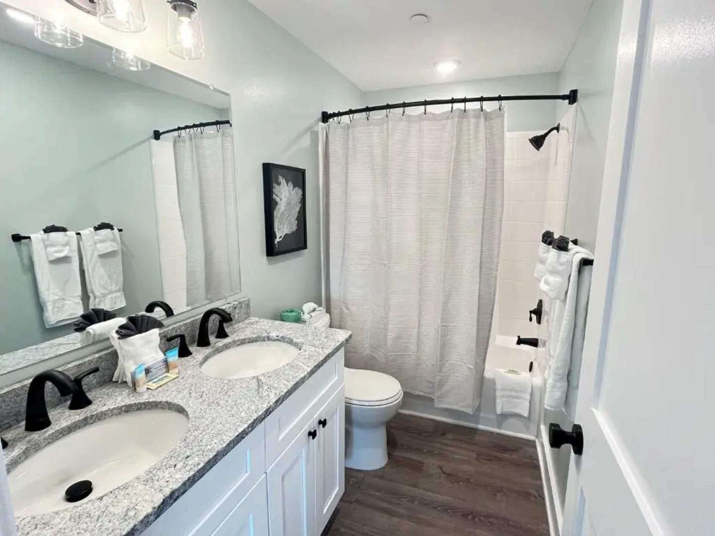 Sandpeddler Inn & Suites