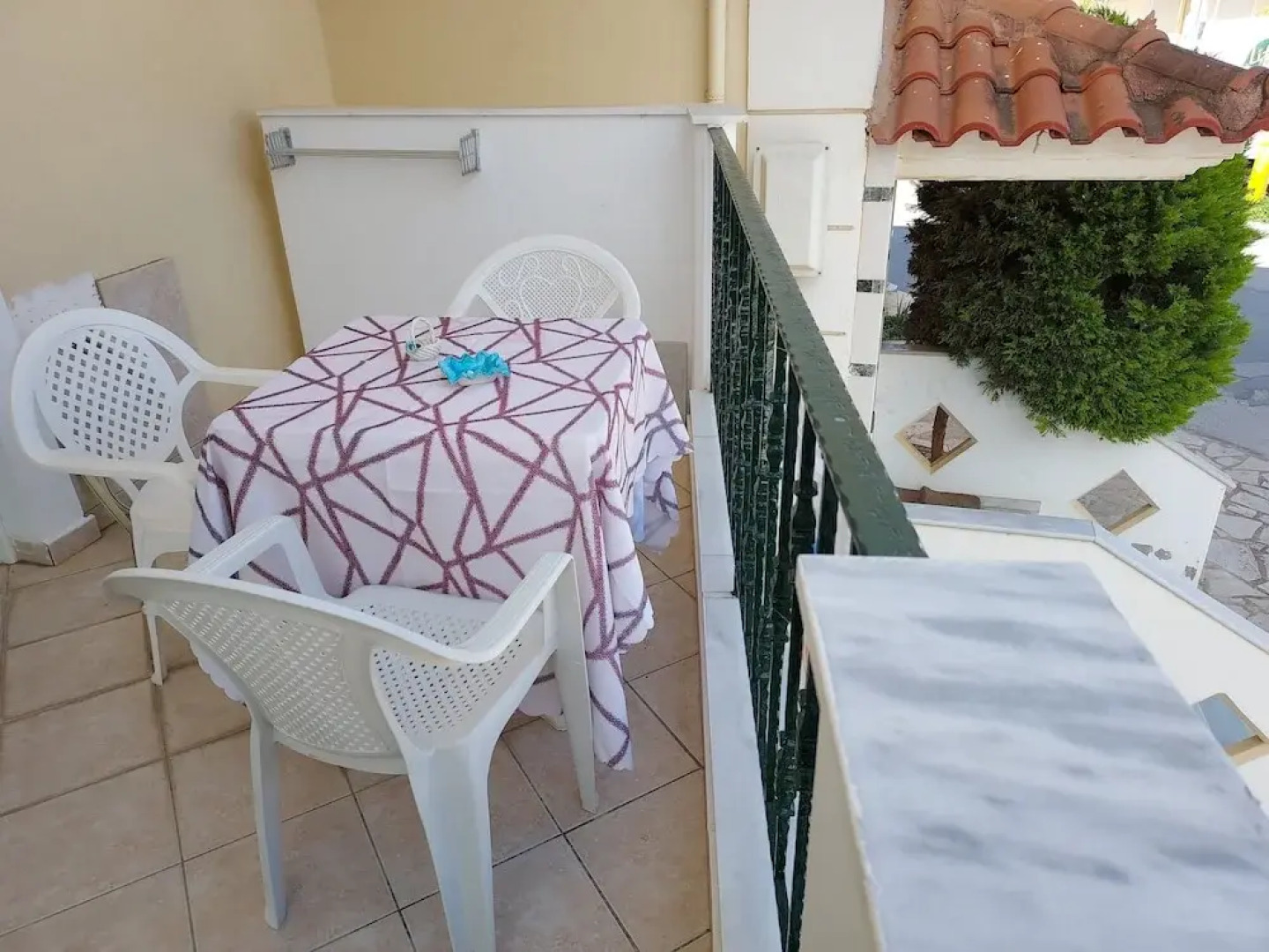 New Panorama Studios (ELECTRIC CAR CHARGING STATION)