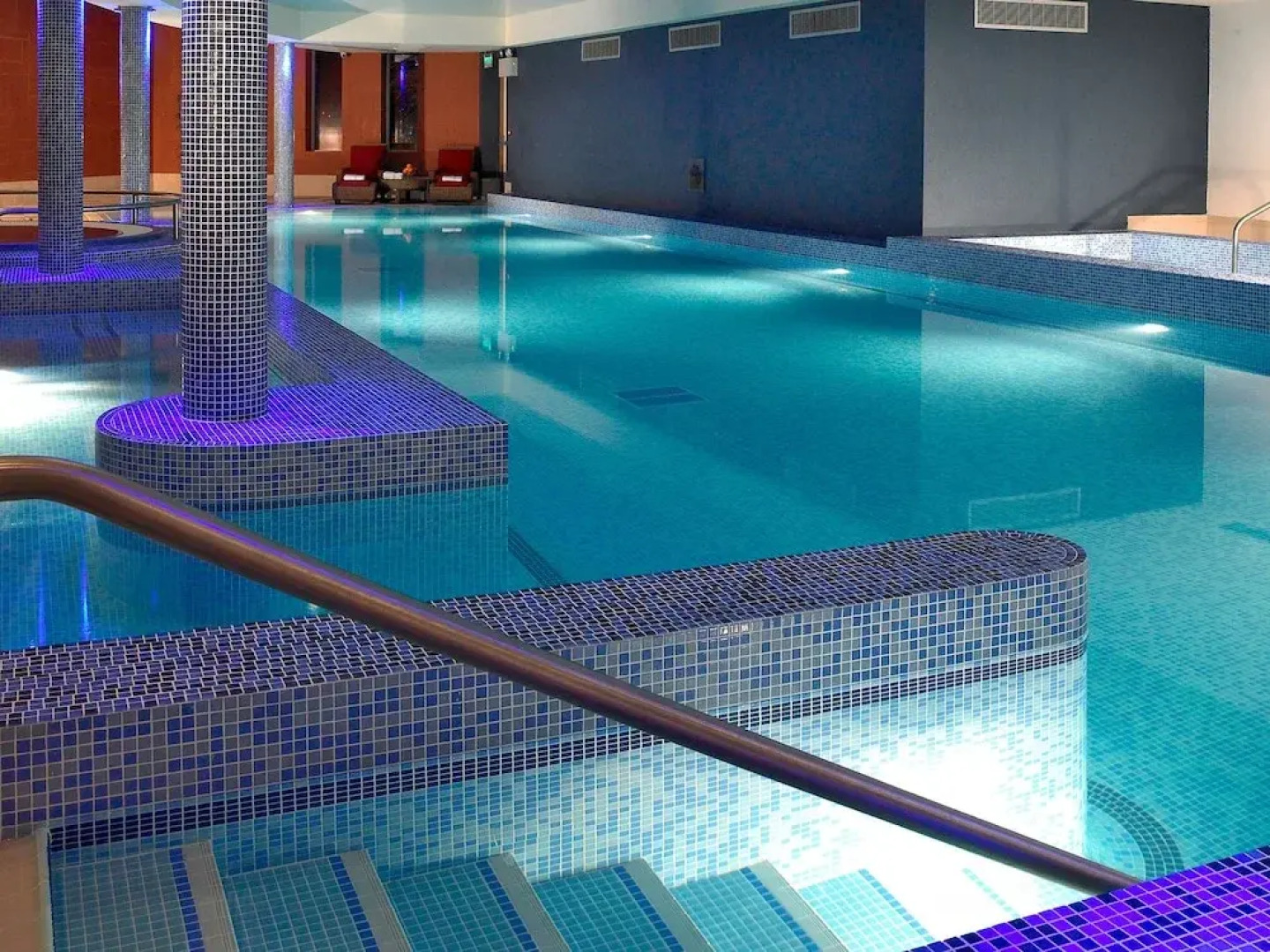 Horse and Jockey Hotel