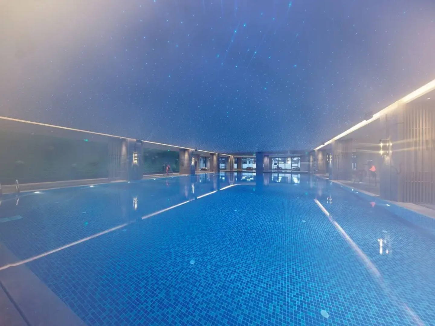 HUALUXE Nanjing Yangtze River by IHG