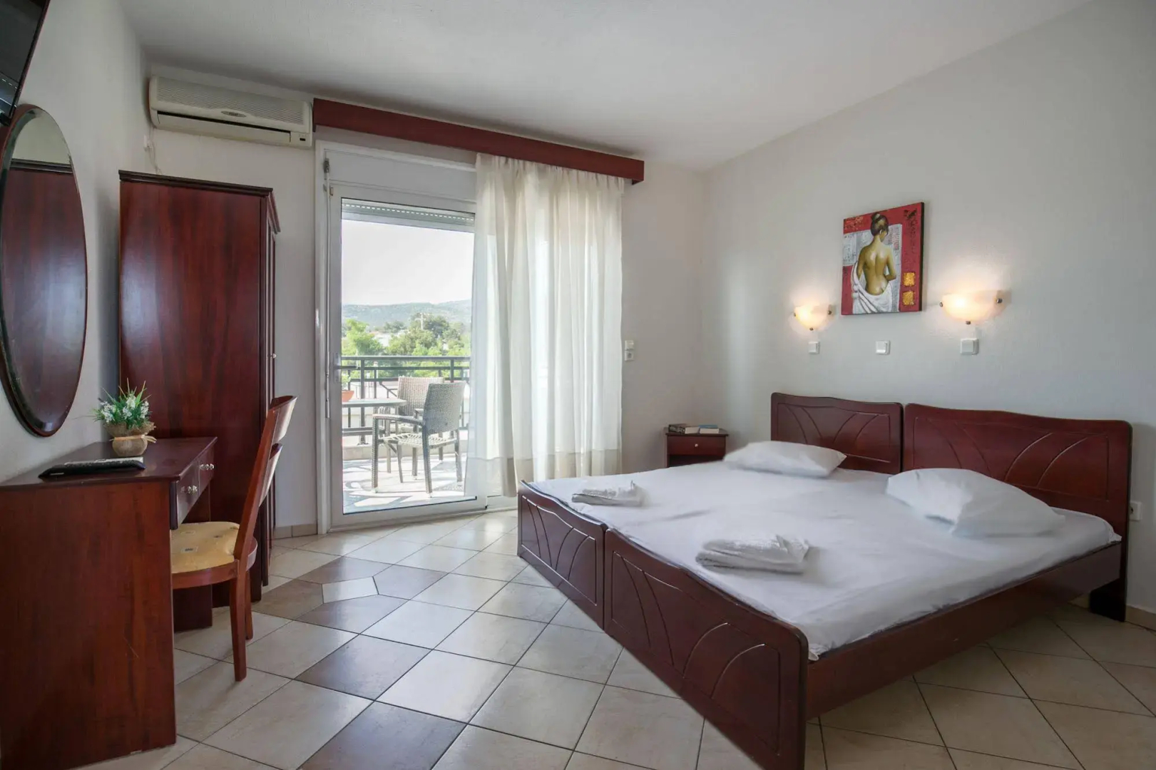 Lina Apartments