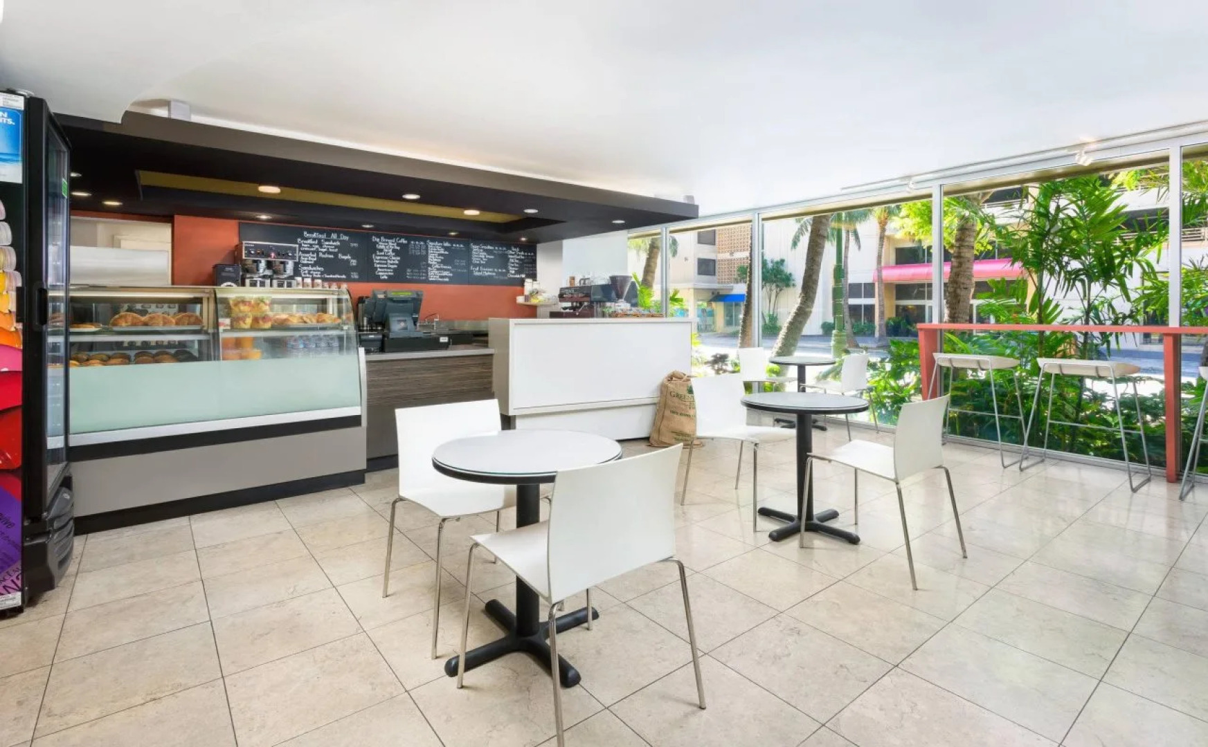 Courtyard by Marriott Waikiki Beach