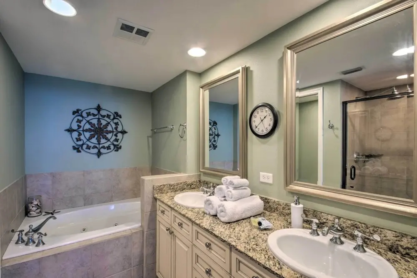 Pensacola Beach Resort Condo With Beach Access!