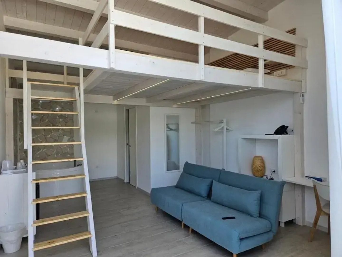 Luxury pool Suites - Città Bianca