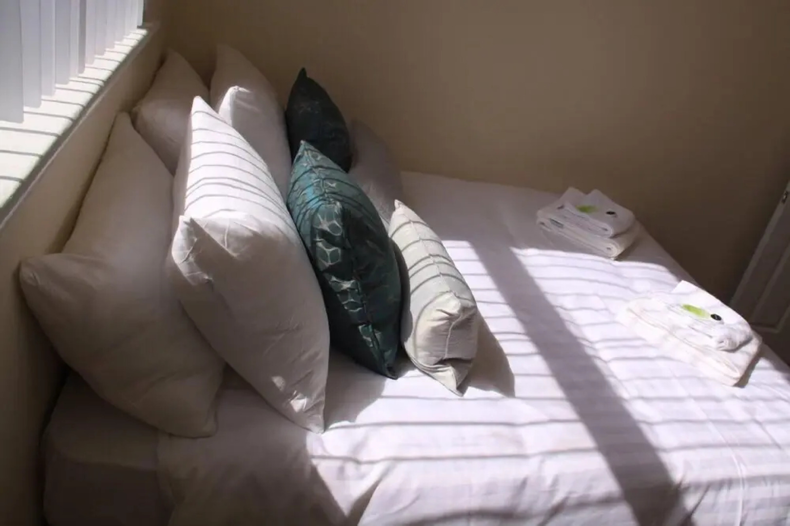 The Manchester St Petersgate - Sleeps up to 6 Close to Train Station Very Central