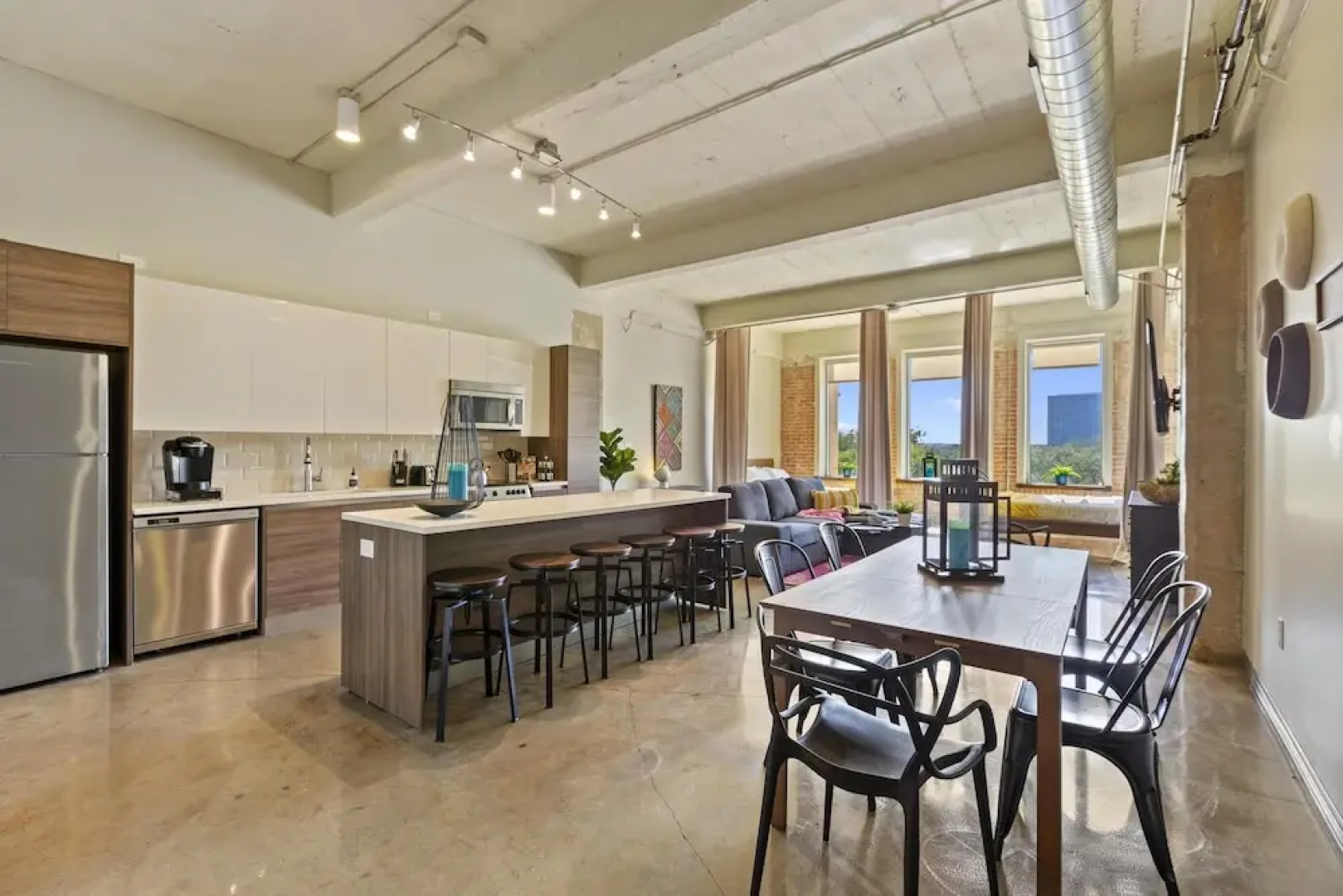 Downtown Dallas Apartments by Hosteeva