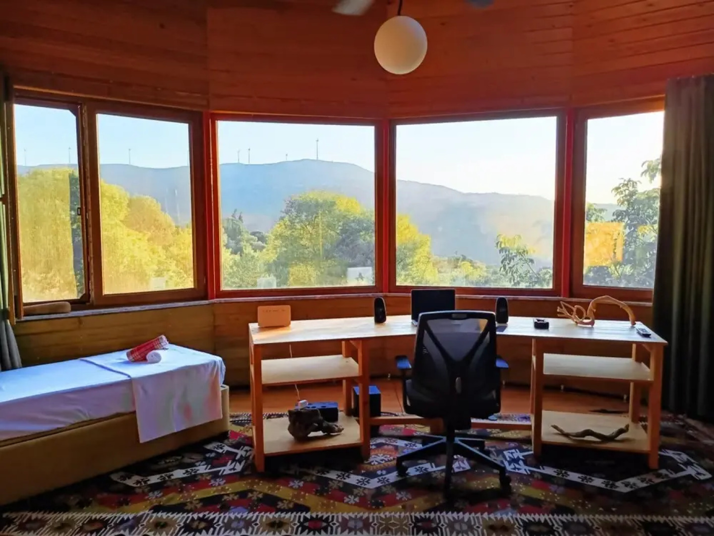 Enchanting Unique House With Backyard in Izmir