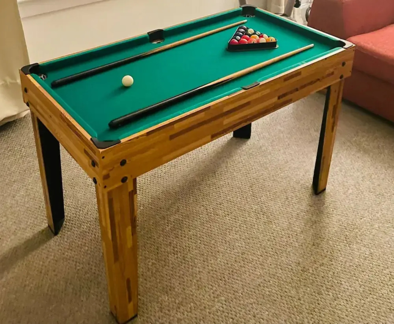 1 Bedroom Pet Friendly Apt Wd Free Wifi, Parking, Netflix & Pool Table. Sleeps 3