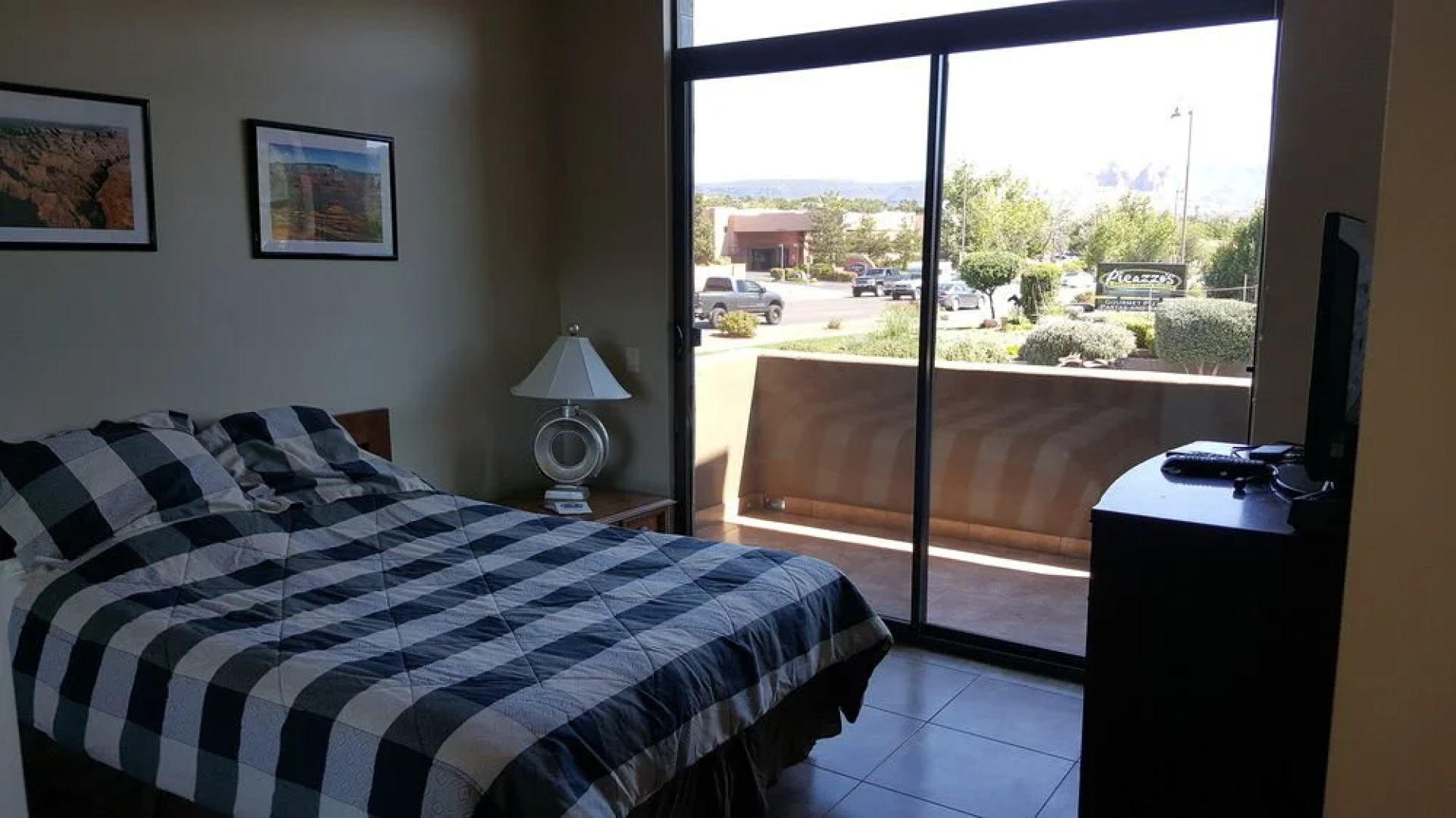 Picazzos Loft in the View Plaza