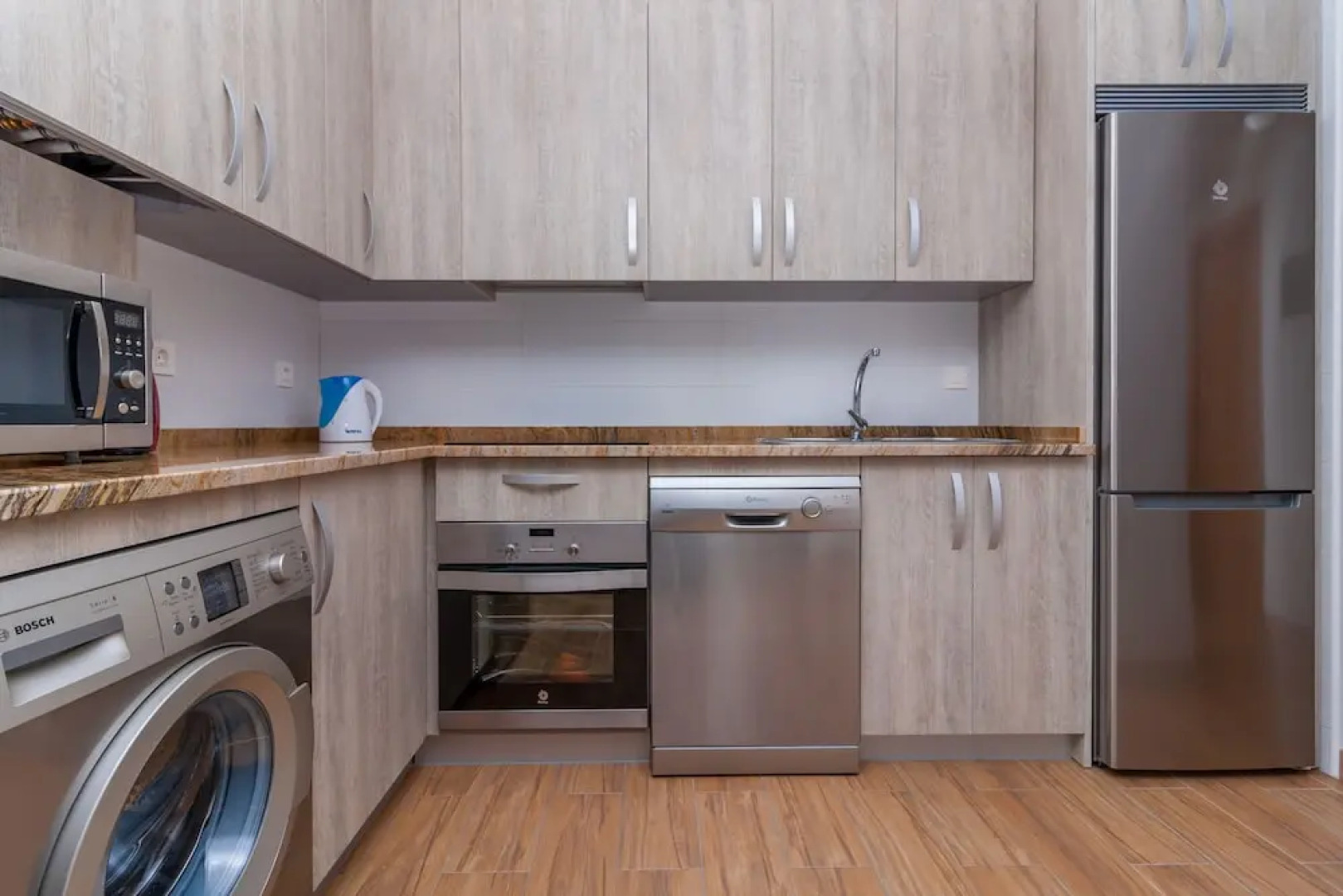 New Fenix Apartment PTS Granada Canovas