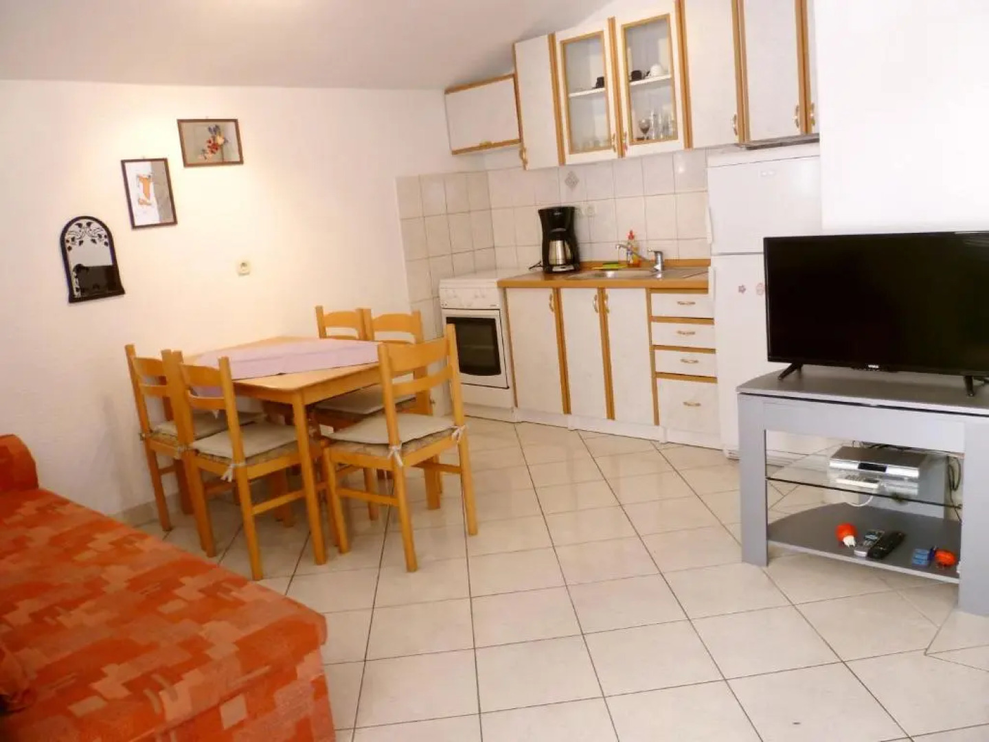 Apartments Sanda Tribunj