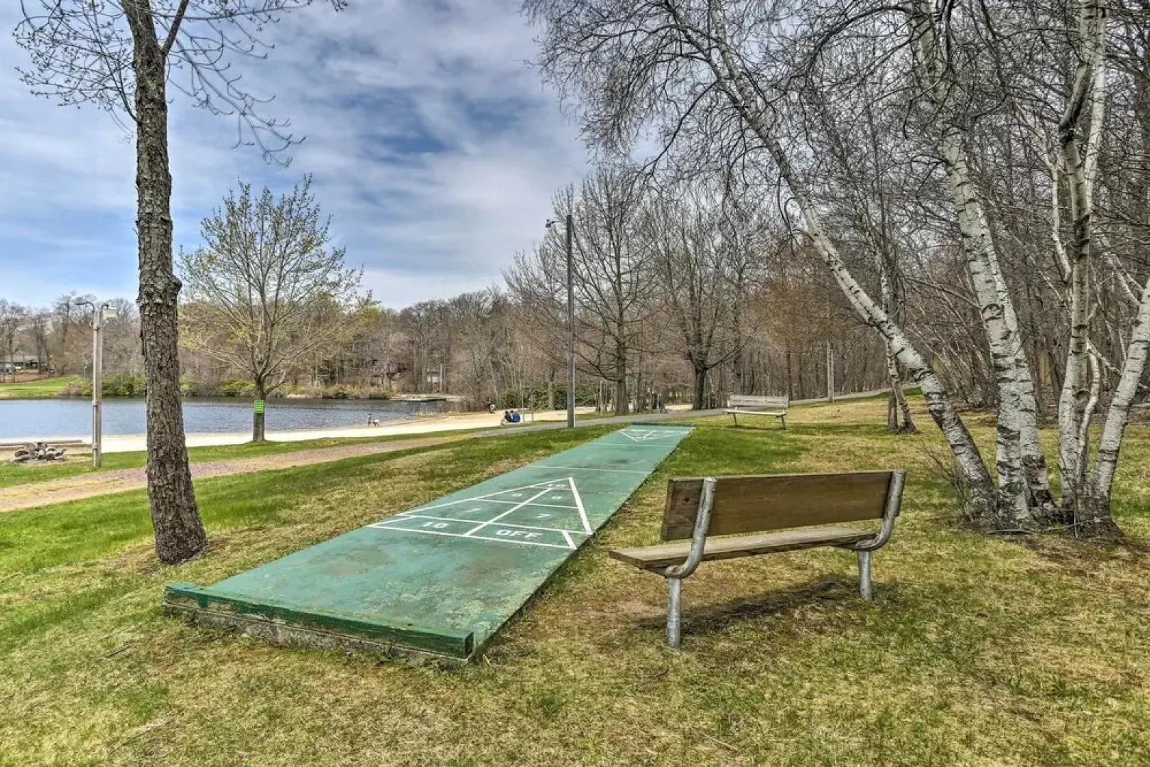 Tobyhanna Home w/ Private Hot Tub & Pool Table!