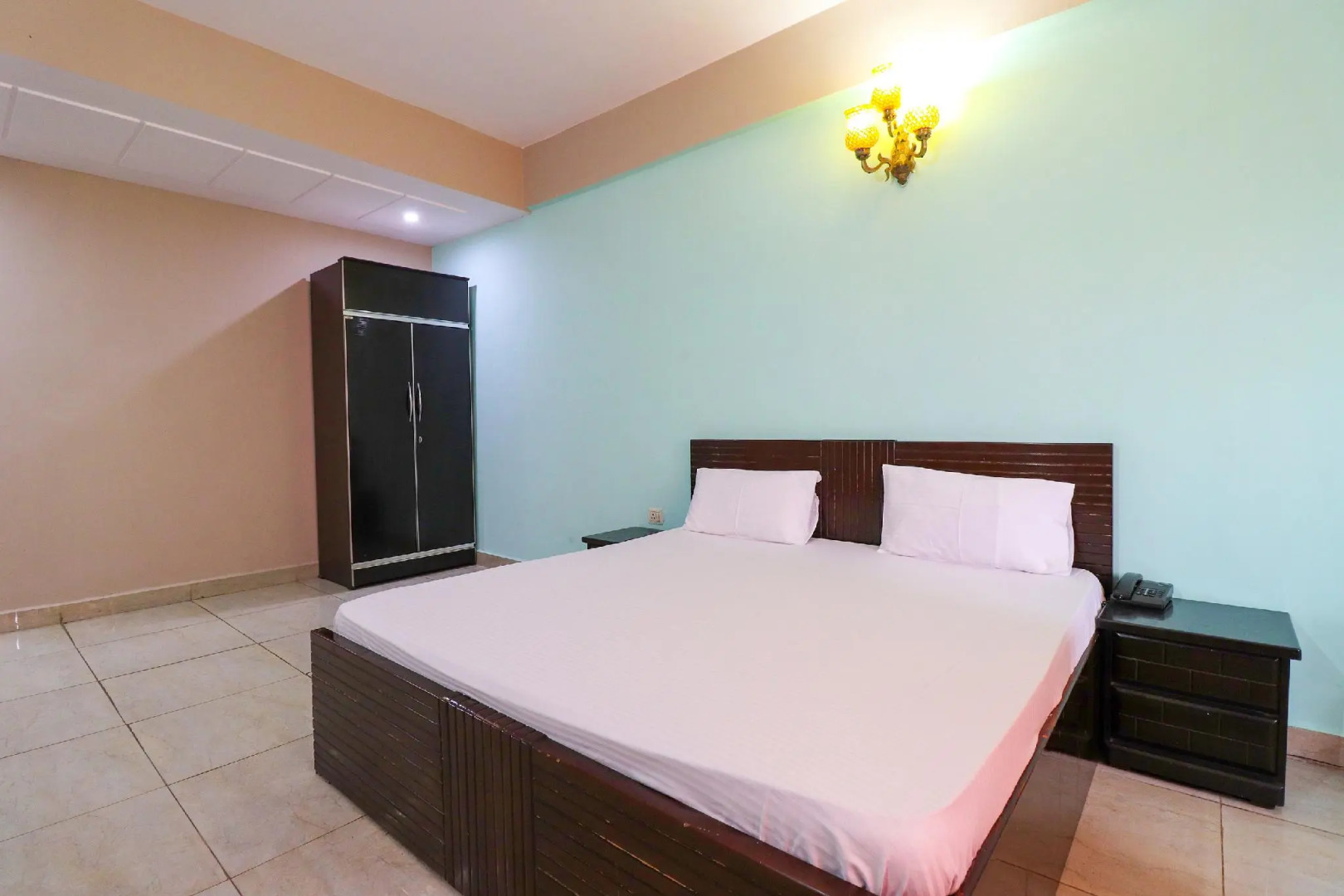 SPOT ON 60581 Hotel Shree Shyam