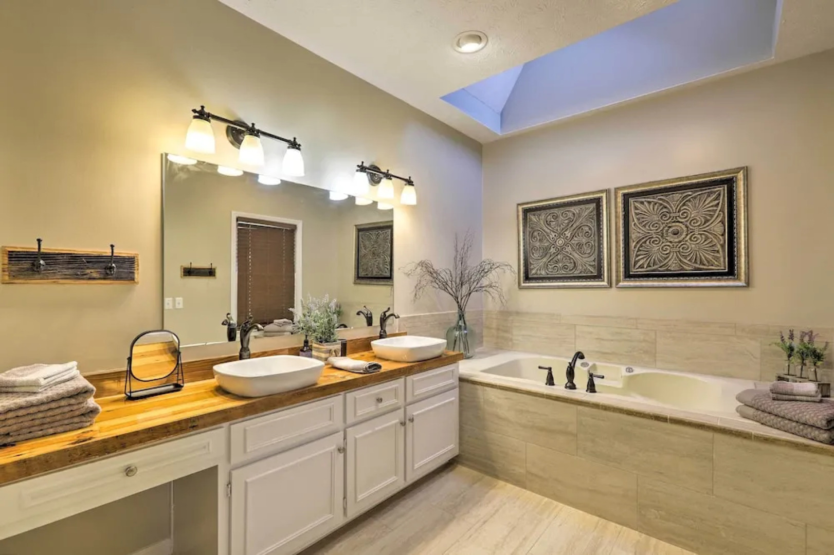 Pine Mountain Valley House w/ Pool & Grill!