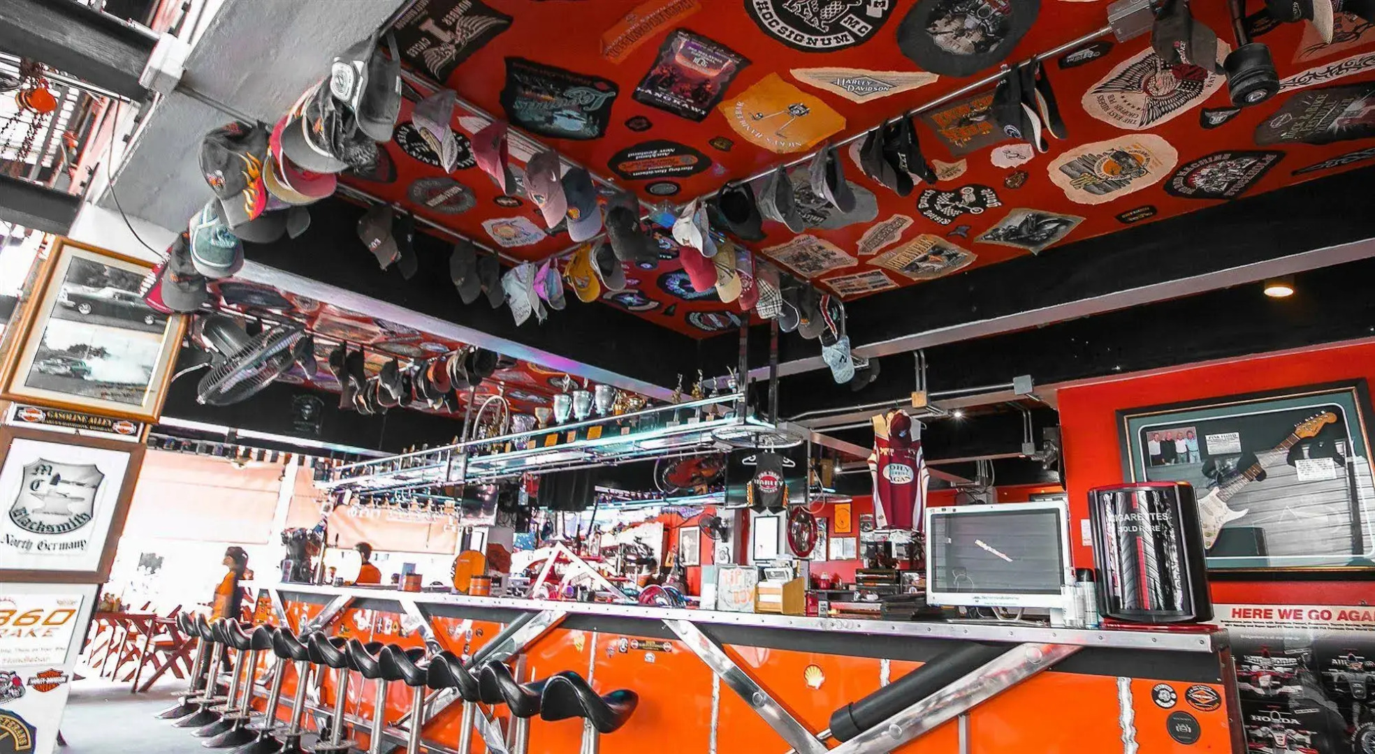 Nicky's Handlebar Hotel